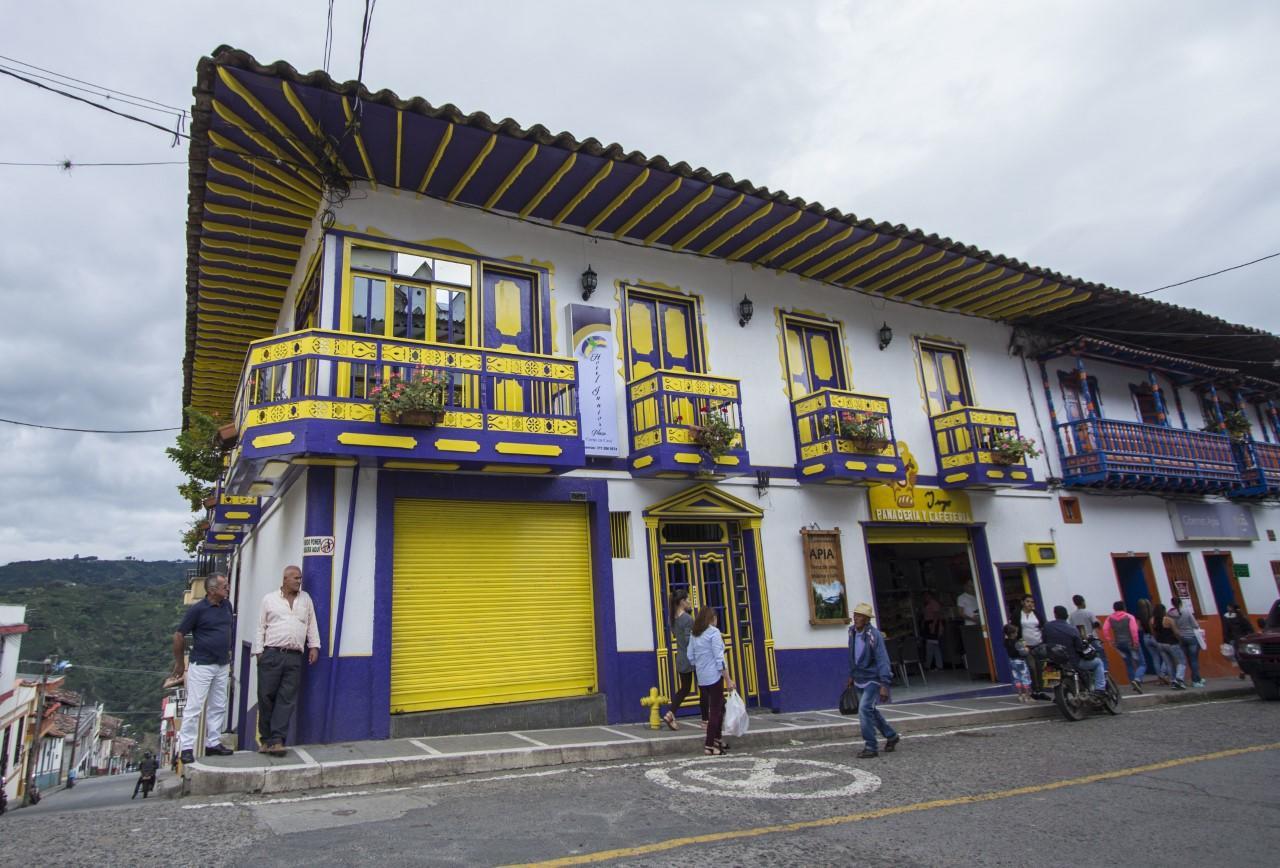 Hotel Junior Plaza Apía Eksteriør bilde