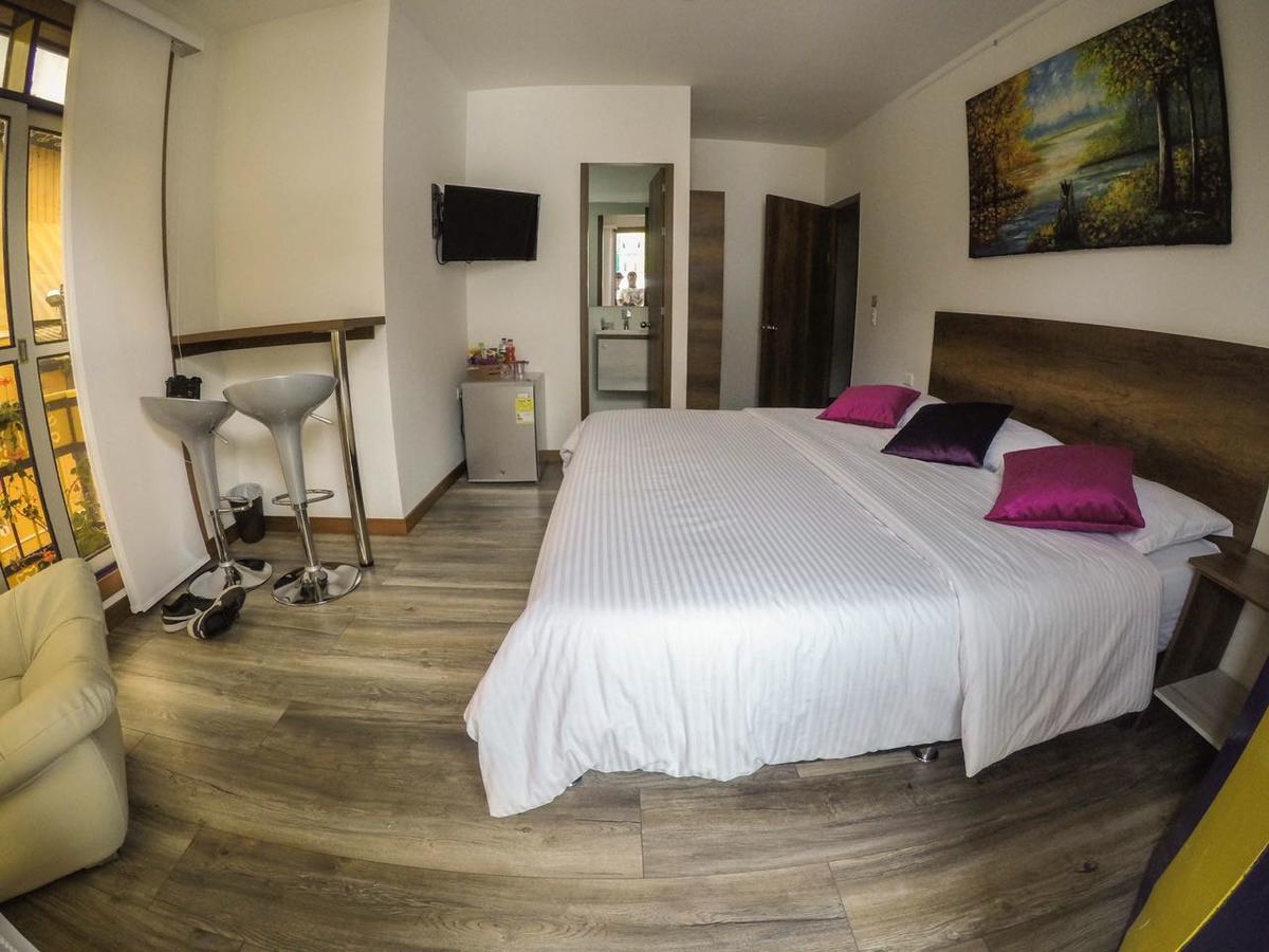 Hotel Junior Plaza Apía Eksteriør bilde