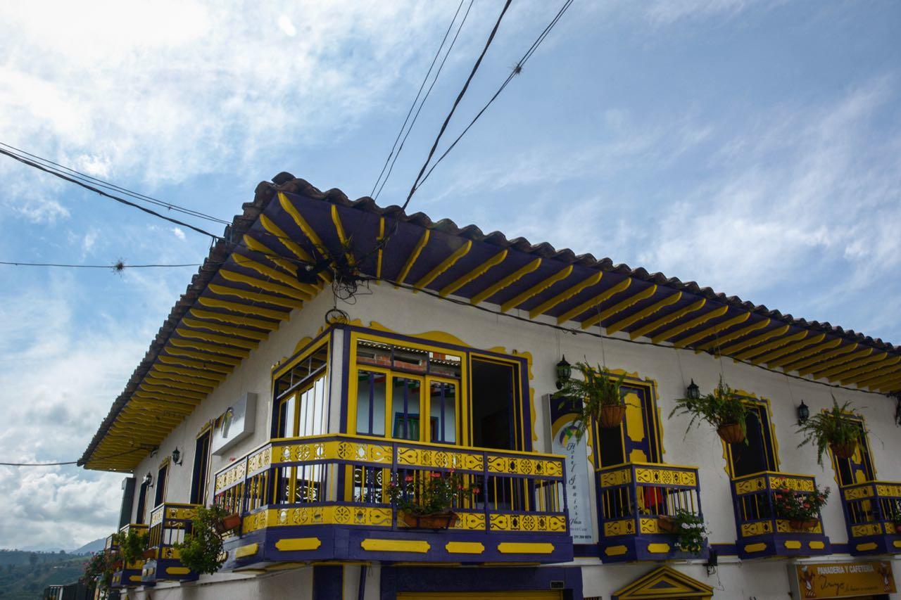 Hotel Junior Plaza Apía Eksteriør bilde