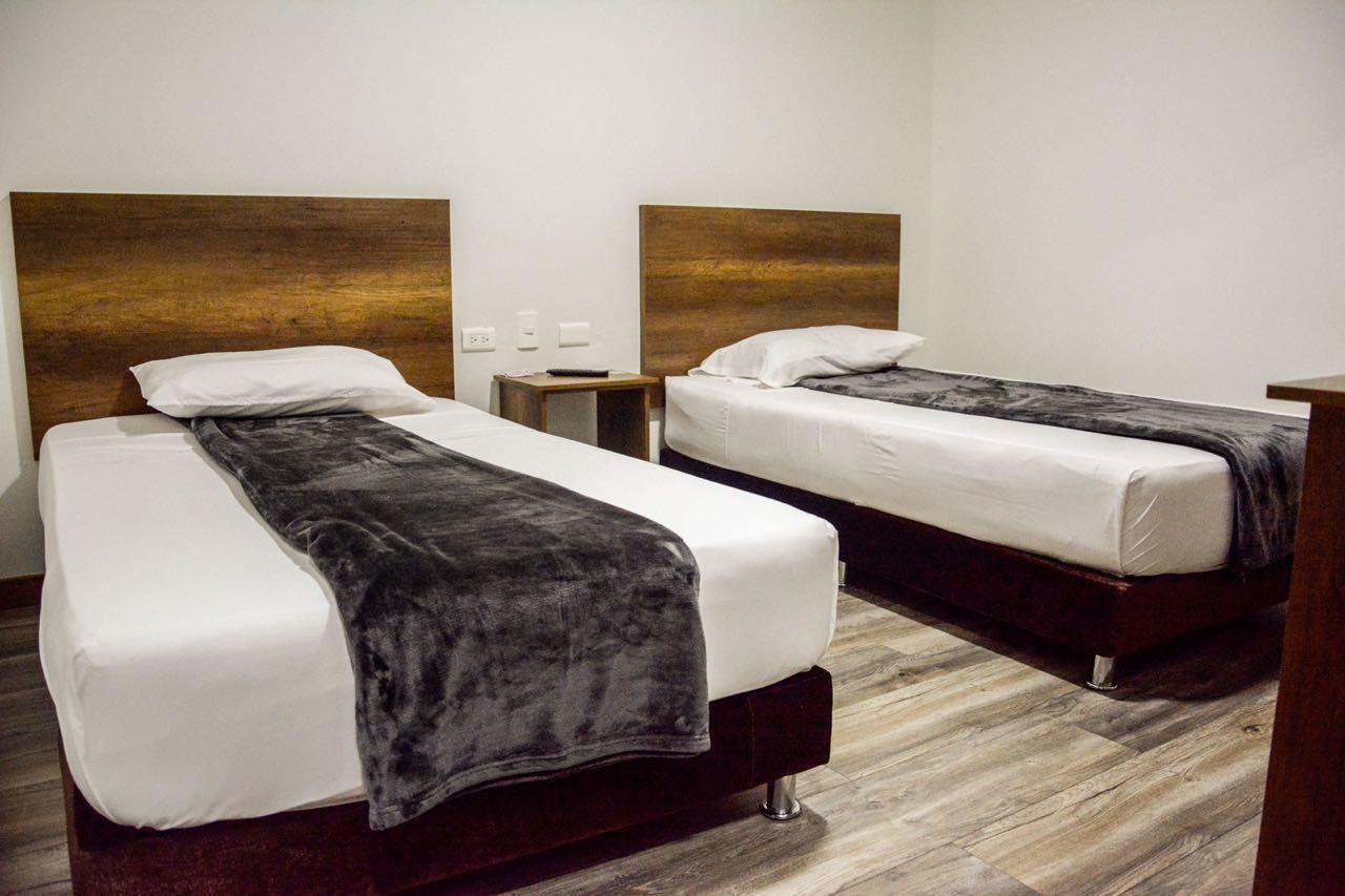 Hotel Junior Plaza Apía Eksteriør bilde
