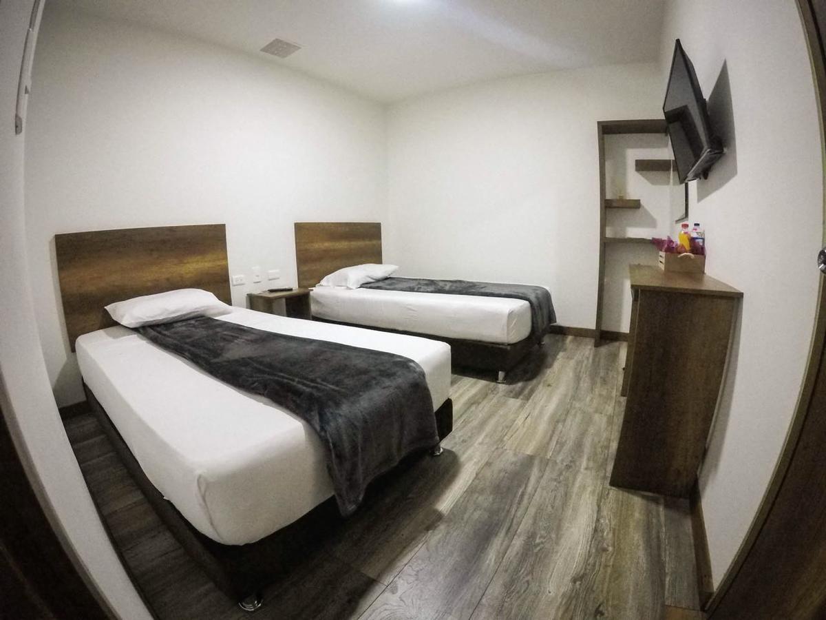 Hotel Junior Plaza Apía Eksteriør bilde