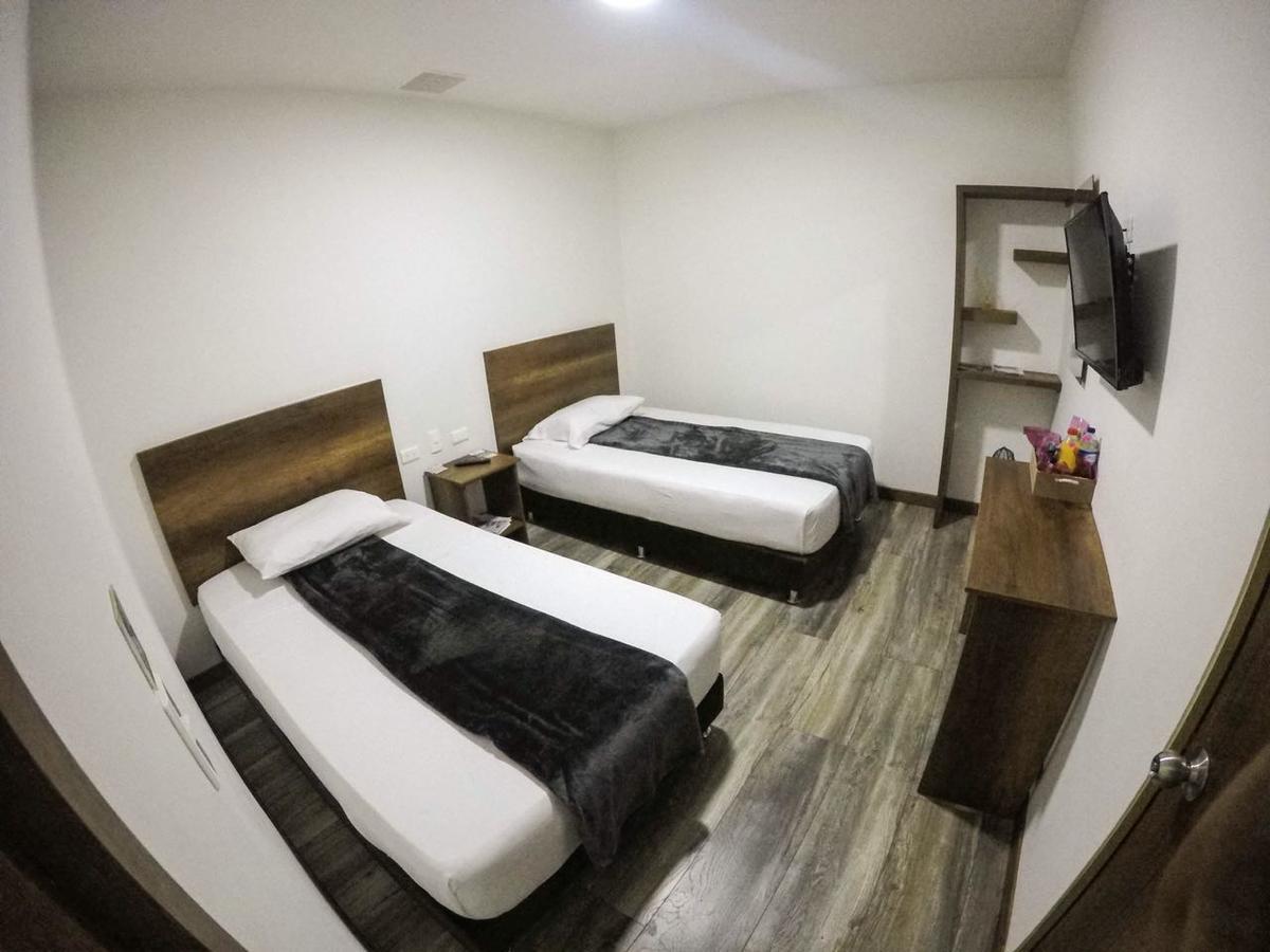 Hotel Junior Plaza Apía Eksteriør bilde
